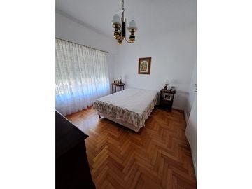 CHALET IMPECABLE EN PARQUE LUROD4 AMB. A/C DORREGO 97