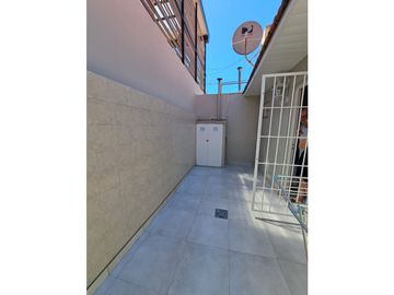 CHALET IMPECABLE EN PARQUE LUROD4 AMB. A/C DORREGO 97