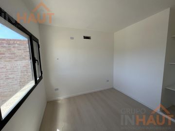 Duplex de dos dormitorios en barrio perticone