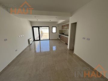 Duplex de dos dormitorios en barrio perticone