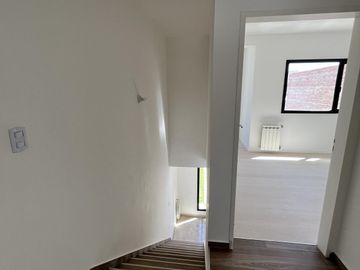 Duplex de dos dormitorios en barrio perticone