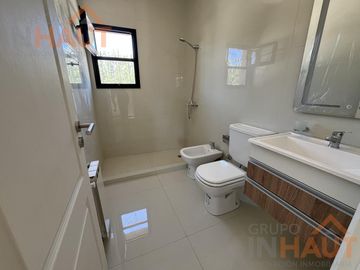 Duplex de dos dormitorios en barrio perticone