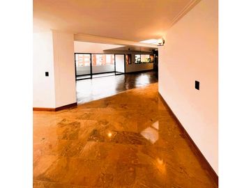 Penthouse en venta en El Poblado - Patio Bonito