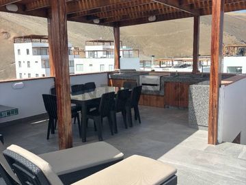 VENDO HERMOSA CASA DE PLAYA CON PISCINA Y AMOBLADA