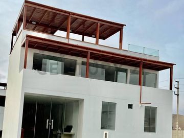 VENDO HERMOSA CASA DE PLAYA CON PISCINA Y AMOBLADA