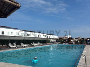 VENDO HERMOSA CASA DE PLAYA CON PISCINA Y AMOBLADA