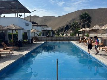 VENDO HERMOSA CASA DE PLAYA CON PISCINA Y AMOBLADA