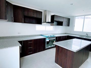 VENTA DE CASA EN ZIBATA  JADE QUERETARO.