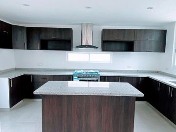 VENTA DE CASA EN ZIBATA  JADE QUERETARO.
