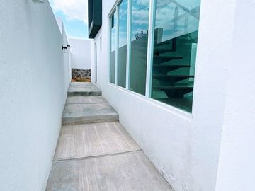 VENTA DE CASA EN ZIBATA  JADE QUERETARO.