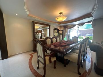 CASA EN VENTA LOMA DORADA  QUERÉTARO CERCA DE LOS ARCOS