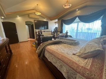 CASA EN VENTA LOMA DORADA  QUERÉTARO CERCA DE LOS ARCOS