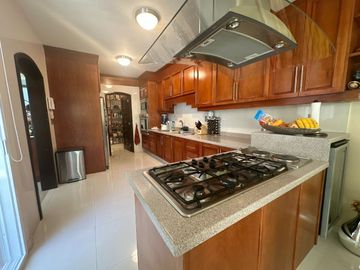 CASA EN VENTA LOMA DORADA  QUERÉTARO CERCA DE LOS ARCOS
