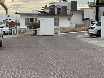 CASA EN VENTA EN CUMBRES DEL LAGO QUERÉTARO