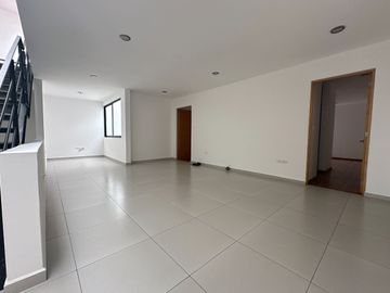 CASA EN VENTA EN CUMBRES DEL LAGO QUERÉTARO