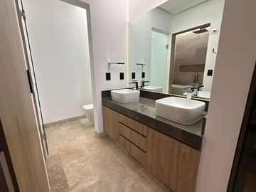 CASA EN VENTA  LOMAS DEL CAMPANARIO NORTE QUERETARO.