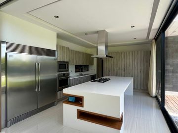 CASA EN VENTA EL CAMPANARIO, QUERÉTARO.