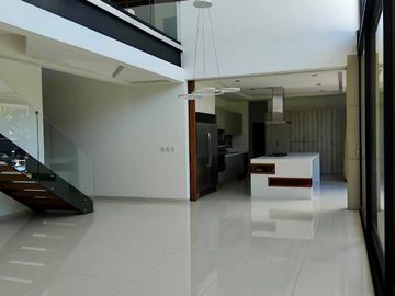 CASA EN VENTA EL CAMPANARIO, QUERÉTARO.
