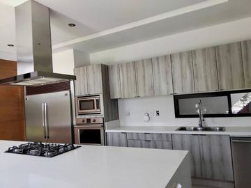 CASA EN VENTA EL CAMPANARIO, QUERÉTARO.