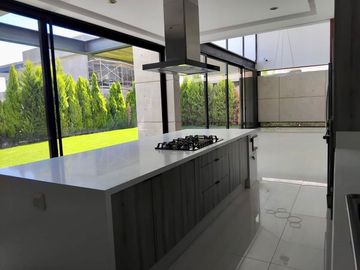 CASA EN VENTA EL CAMPANARIO, QUERÉTARO.