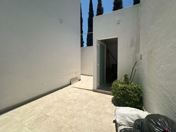 CASA EN VENTA EN VILLAS DEL MESON QUERETARO