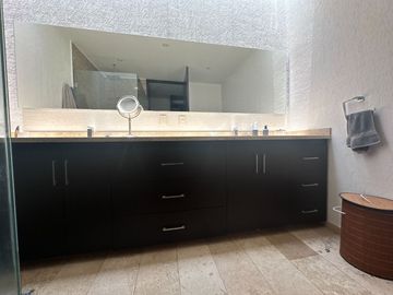 CASA EN VENTA EN VILLAS DEL MESON QUERETARO