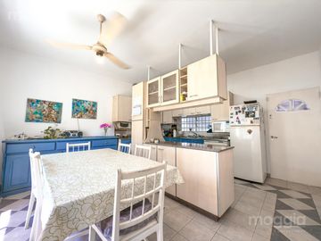 Casa en Venta en Muy Buen Estado con Parrilla y Pileta en Boulogne