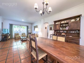 Casa en Venta en Muy Buen Estado con Parrilla y Pileta en Boulogne