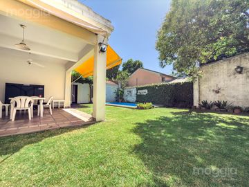 Casa en Venta en Muy Buen Estado con Parrilla y Pileta en Boulogne