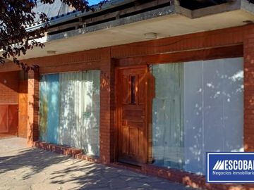 Terreno con casa, totalmente plano, idel desarrollo