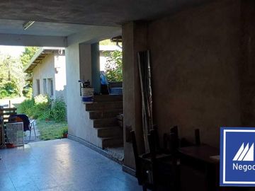 Terreno con casa, totalmente plano, idel desarrollo