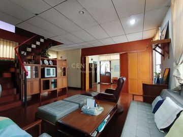 Vintage detached house for sale, prime location in the heart of the city, Chan Road, Soi 17, large land area 100 sq m, 400 sq m. No.55-HH-67073
