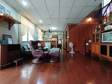 Vintage detached house for sale, prime location in the heart of the city, Chan Road, Soi 17, large land area 100 sq m, 400 sq m. No.55-HH-67073
