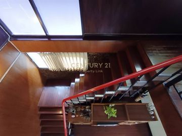 Vintage detached house for sale, prime location in the heart of the city, Chan Road, Soi 17, large land area 100 sq m, 400 sq m. No.55-HH-67073