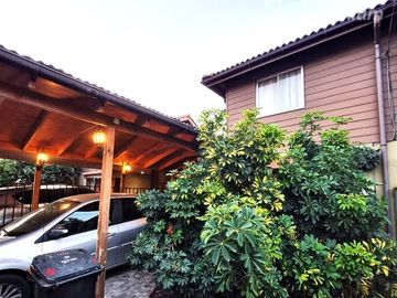 Casa en Venta en Av. Costanera Norte, Los Suspiros