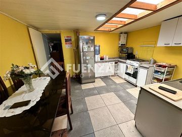 Casa en Venta en Av. Portales con Siglo XX