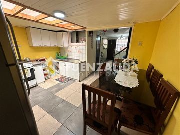 Casa en Venta en Av. Portales con Siglo XX