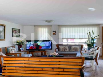 Casa esquinera en Pomasqui