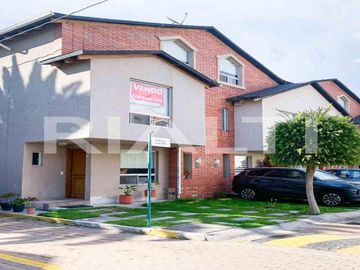 Casa esquinera en Pomasqui