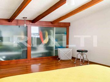 Casa esquinera en Pomasqui