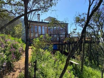 ENCANTADORA CASA EN EL BOSQUE LAS ACHIRAS