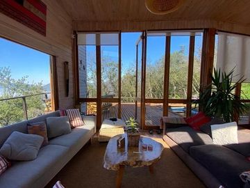 ENCANTADORA CASA EN EL BOSQUE LAS ACHIRAS