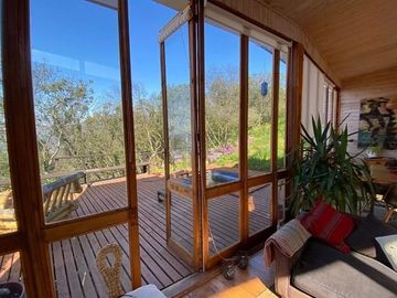 ENCANTADORA CASA EN EL BOSQUE LAS ACHIRAS