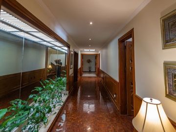 Impecable, 1 nivel, jardín 600m2