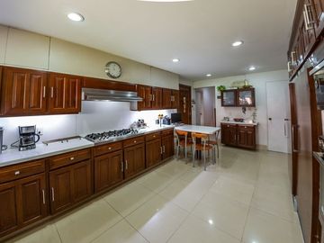 Impecable, 1 nivel, jardín 600m2
