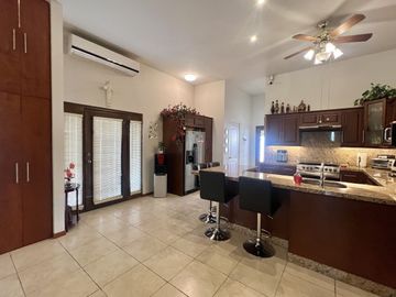 QUINTA EN VENTA ZONA CARRETERA / EL YERBANIZ