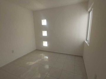 CASA EN VENTA FRACC. MEDITERRÁNEO, CORREGIDORA, QRO., C/ RECÁMARA EN PLANTA BAJA