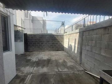 CASA EN VENTA FRACC. MEDITERRÁNEO, CORREGIDORA, QRO., C/ RECÁMARA EN PLANTA BAJA