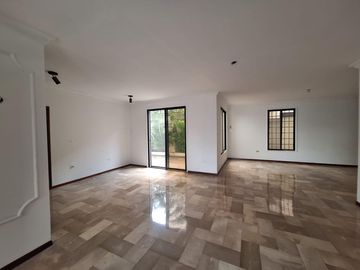 Venta Casa 5 dorm  en Urb. Rio Grande, Via Samborondón  RRR
