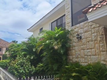 Venta Casa 5 dorm  en Urb. Rio Grande, Via Samborondón  RRR